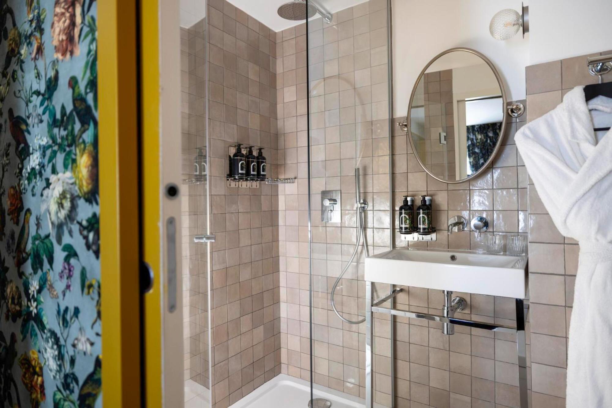 Hotel Ginette A La Folie & Spa Párizs Kültér fotó