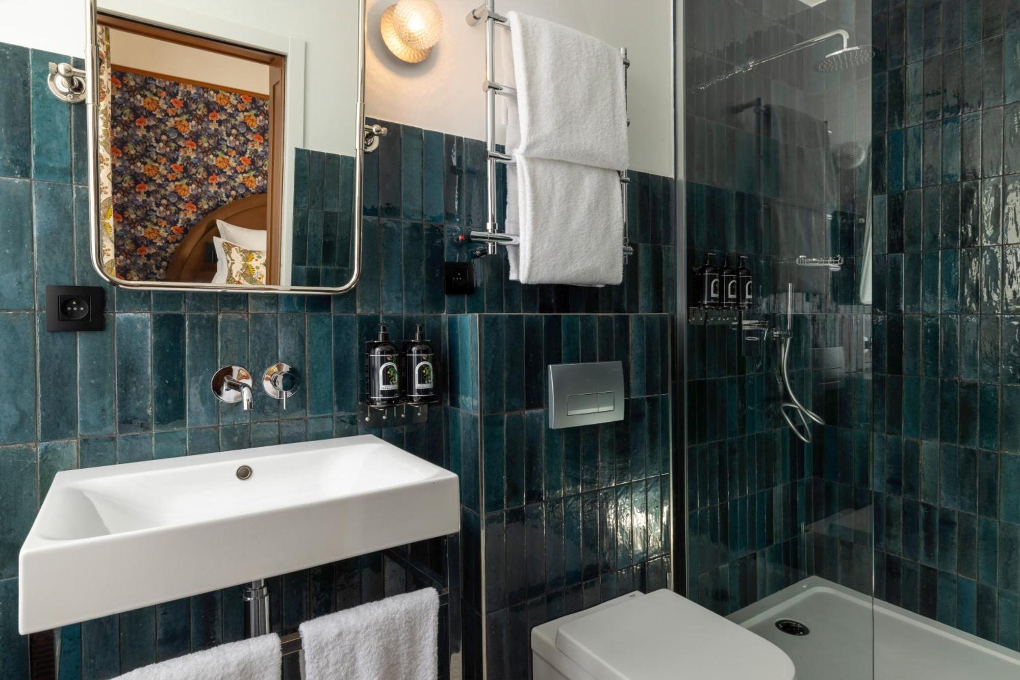Hotel Ginette A La Folie & Spa Párizs Kültér fotó