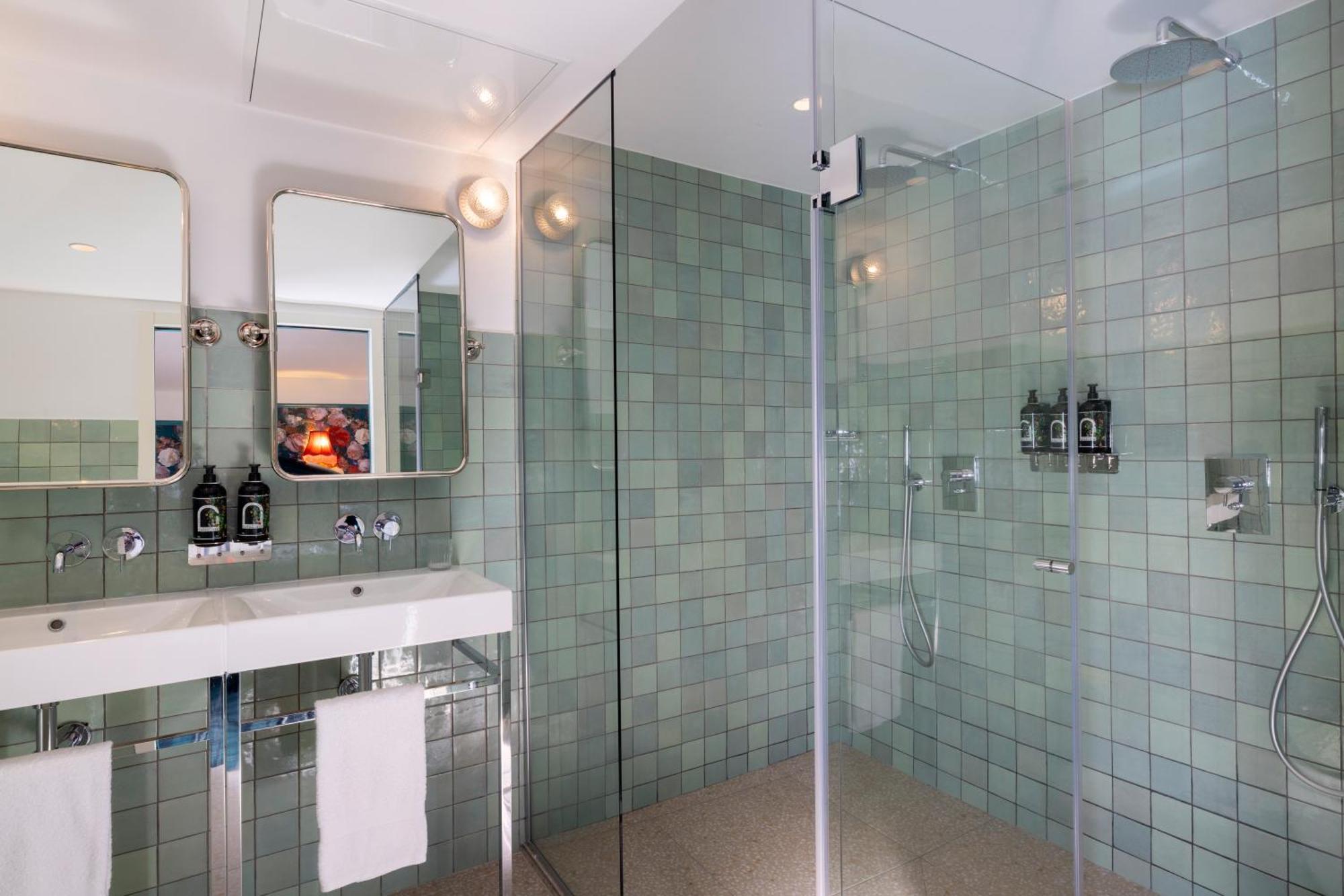 Hotel Ginette A La Folie & Spa Párizs Kültér fotó